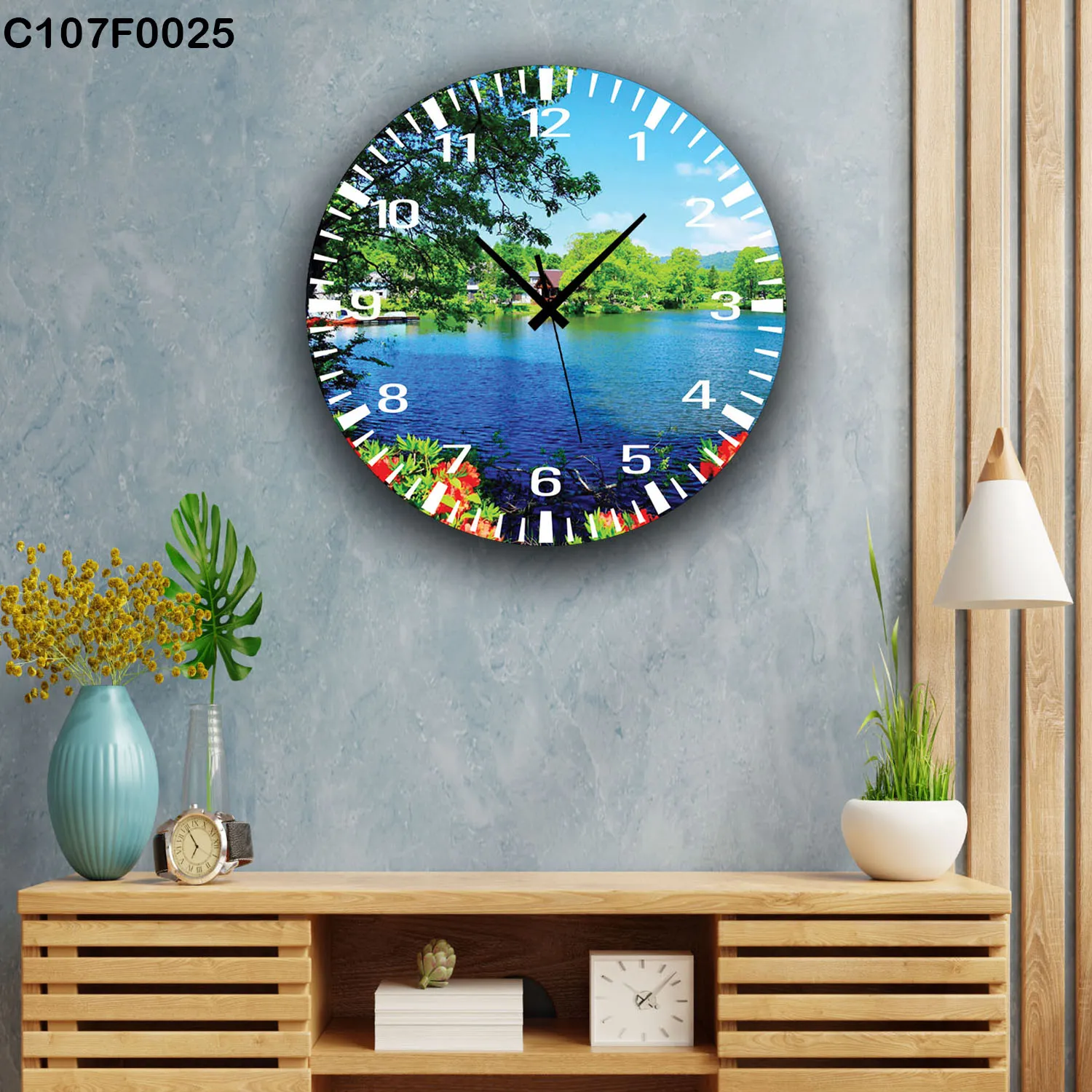 ساعة دائرية بحيرة هادئة أشجار خضراء طبيعة